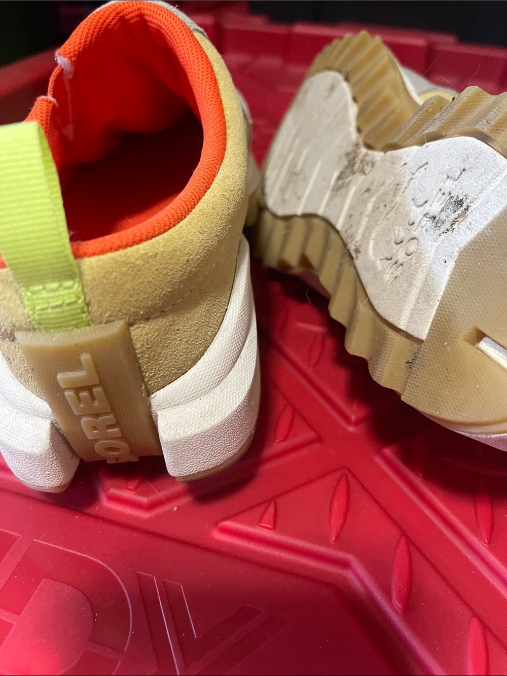 Sorel Beige Suede Sneaker with White Sole and Neon Yellow Pull Tab sz8 - Picture 4 of 8